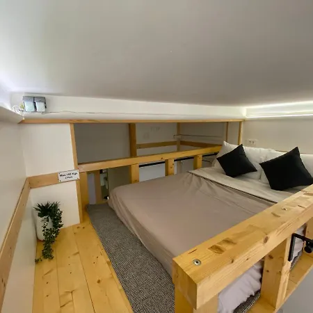 Proche De La Vieille Et Des Plages, Et Parking Gratuit ! * Antibes