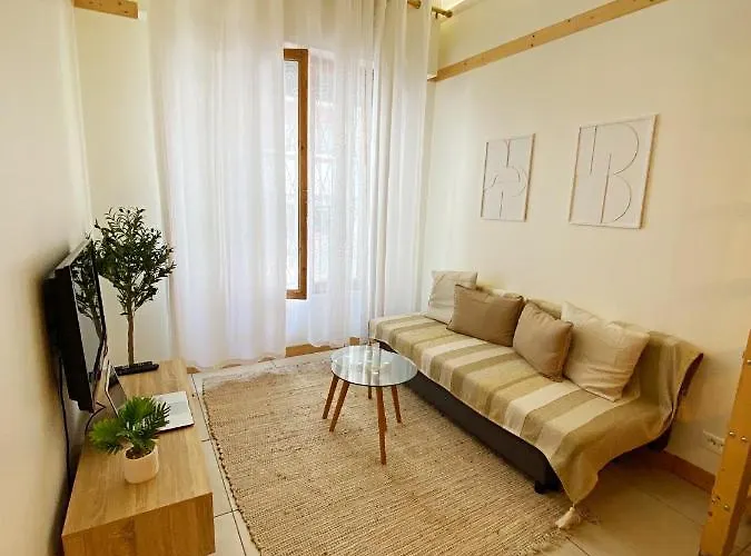 Proche De La Vieille Et Des Plages, Et Parking Gratuit ! Appartement Antibes