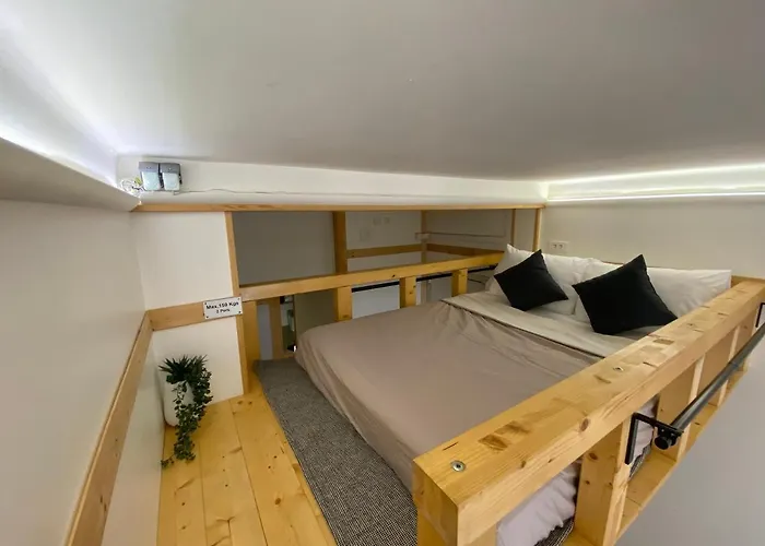 Proche De La Vieille Et Des Plages, Et Parking Gratuit ! * Antibes